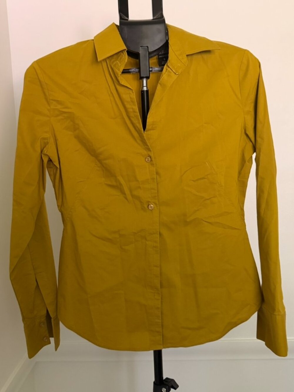 New York & Company Yellow Green Button Down Long Sleeve V‑Neck Top Size S